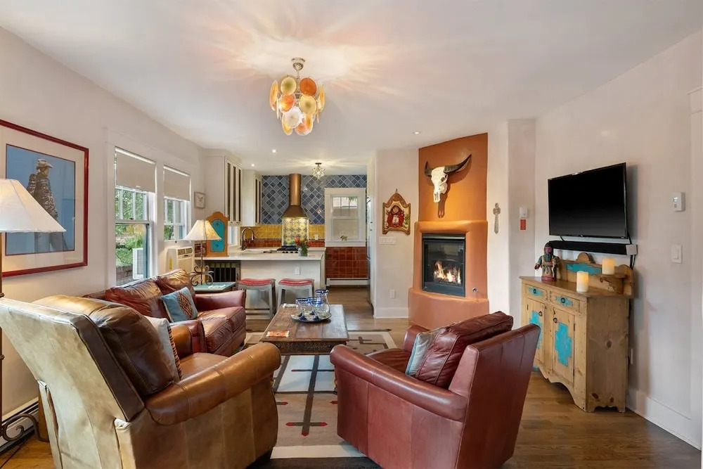 Laughing Llama - Luxury Home Two Blocks From The Plaza