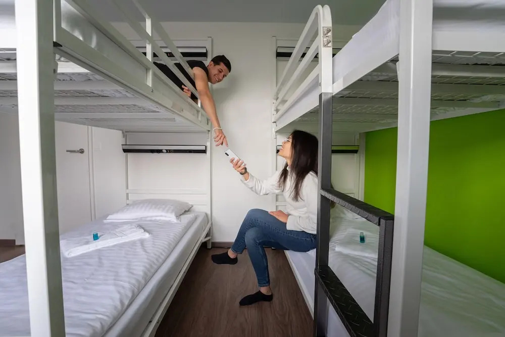 Nyon Hostel