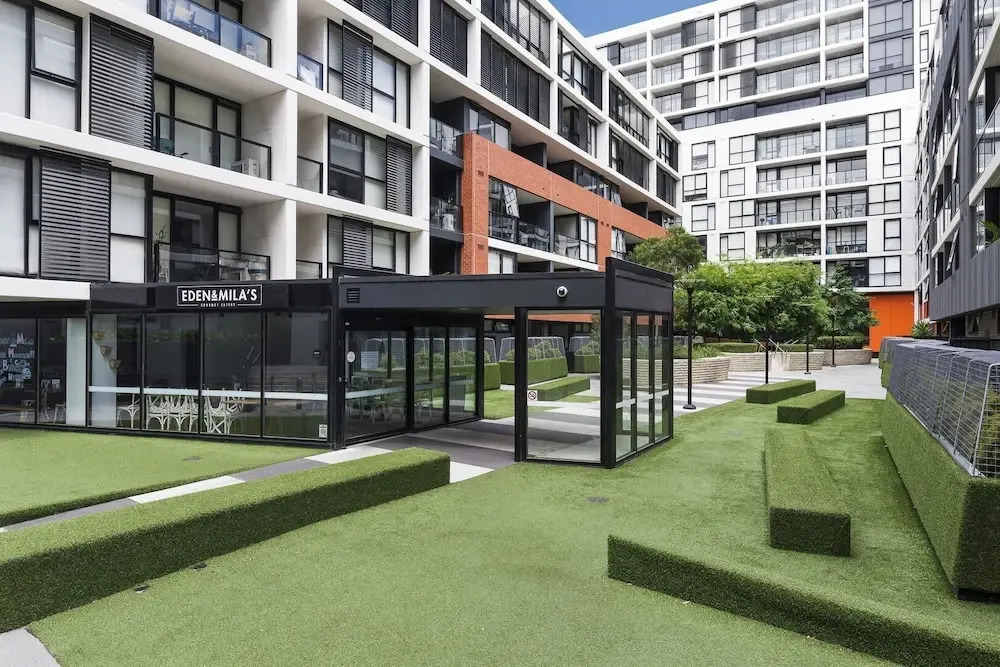 Modern 2BR Apt by the Yarra River