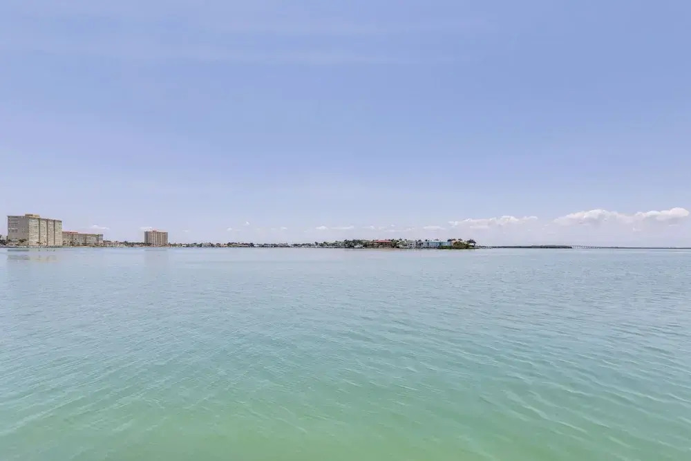 Heated Pool Access: Bayfront Isla Del Sol Condo
