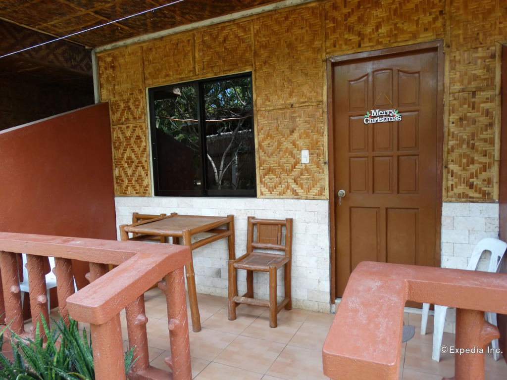 Alona Grove Tourist Inn