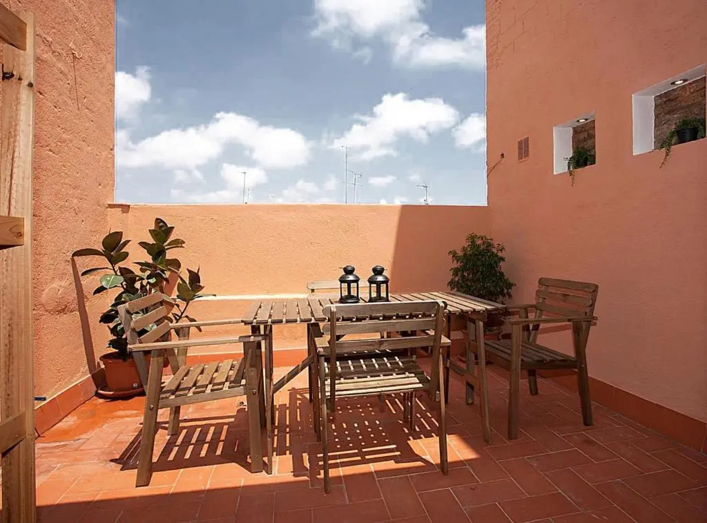 MUNTANYA - Apartments & one with Terrace next to Sagrada Familia
