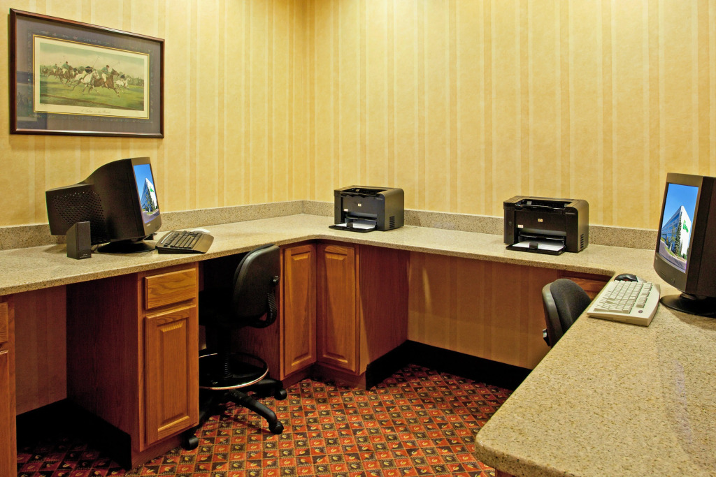 Wyndham Flint MI Grand Blanc Bishop Airport Conference Ct