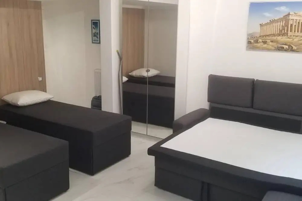 New Luxurious Studio at the Acropolis Foot Hills