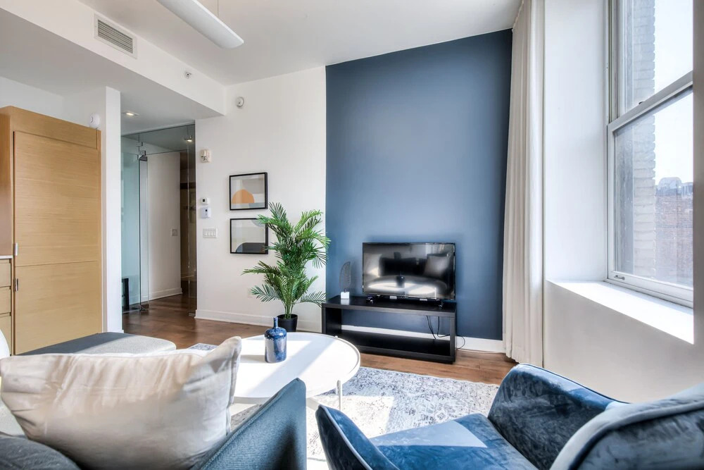 The taliane Superbe Condo 2BDR Montreal