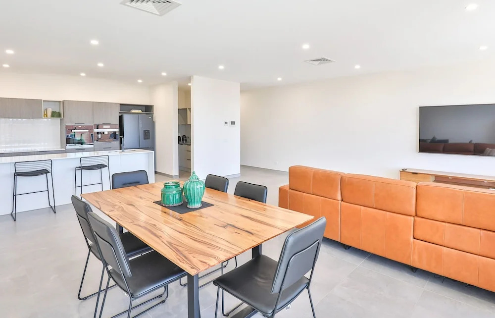 Indulge Apartments - City View Penthouses