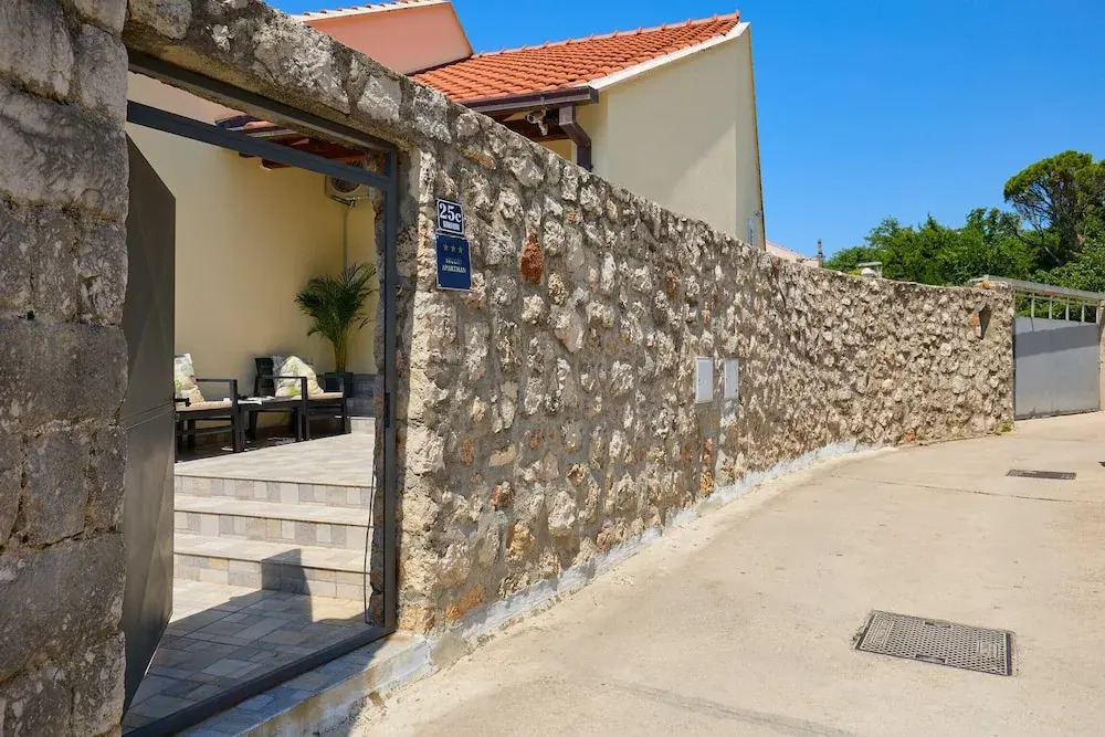 Hedera Estate, Hedera Studio 2