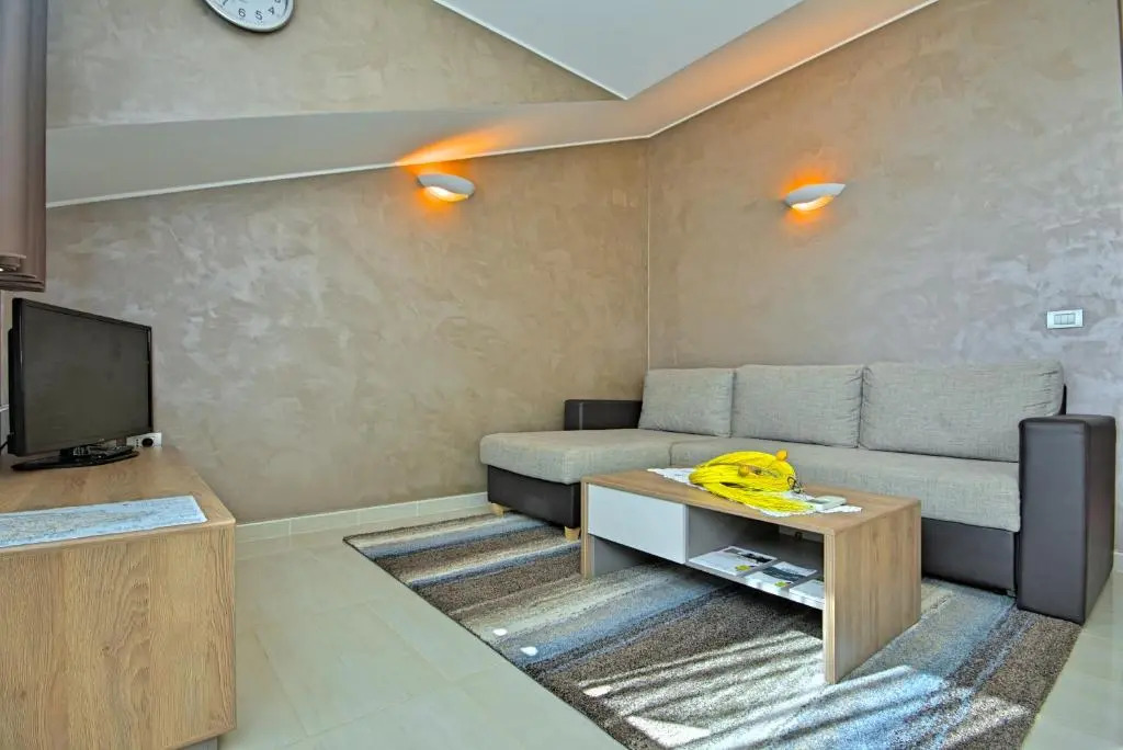 Apartments Riva-Interauto