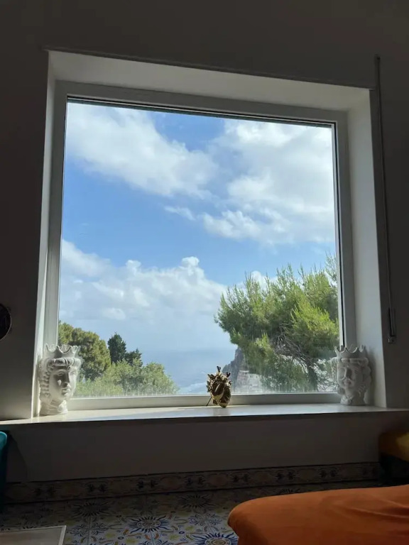 Heartbreaking sea view house in Capri - Italy