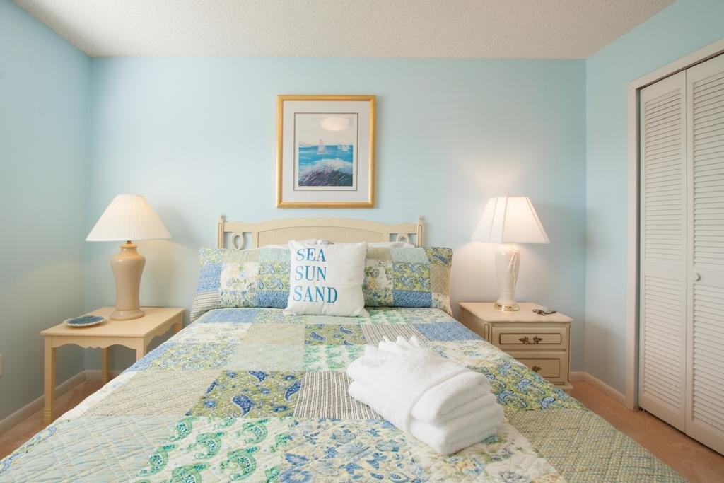 Turtle Cove 4 Br home by RedAwning