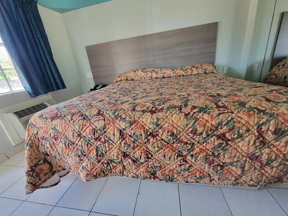Maxim III Motel