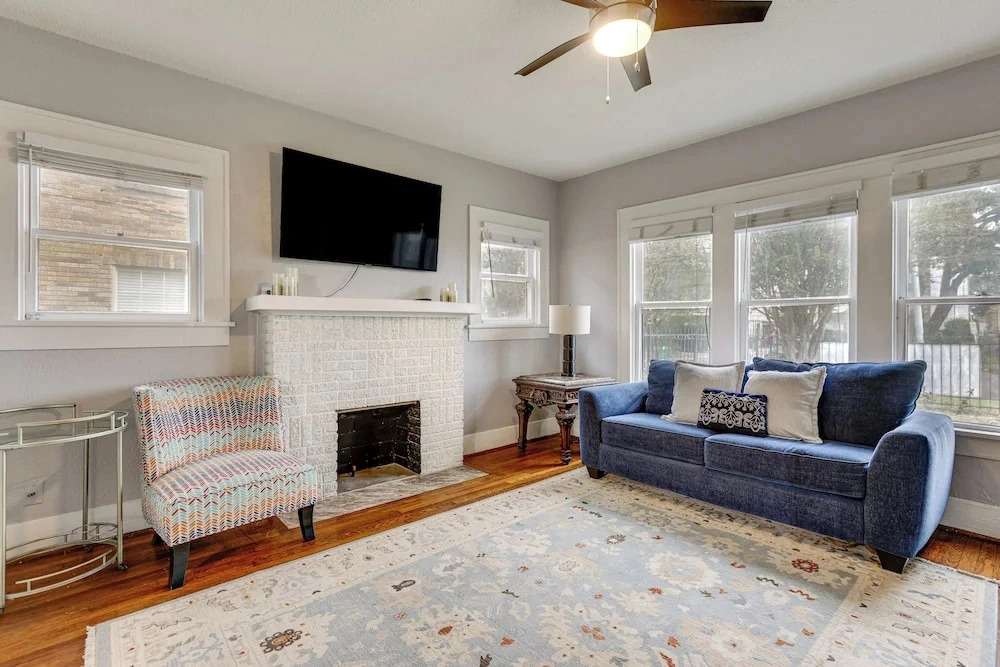 1 Mi to Hermann Park: Houston Apt w/ Shared Yard