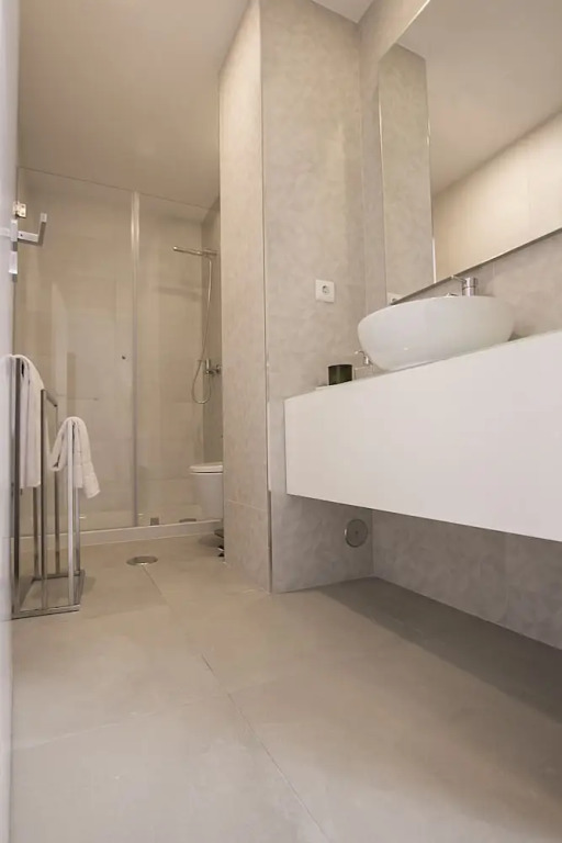 Tear Center Apartments
