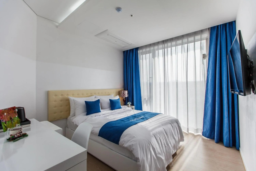 Blue Spring Hotel