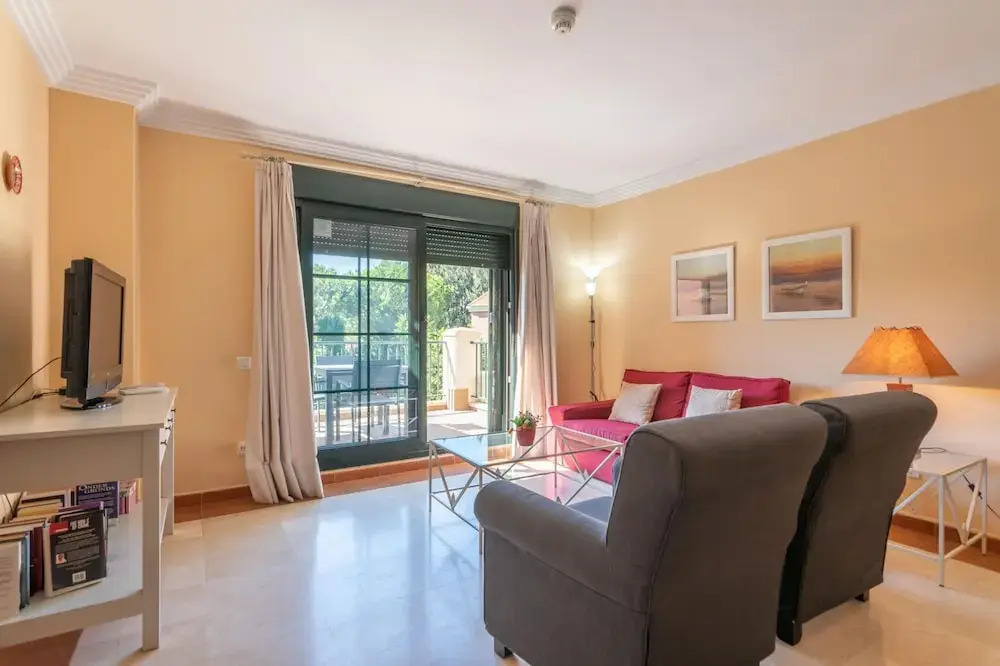 Golfside Stay for 5 Guests