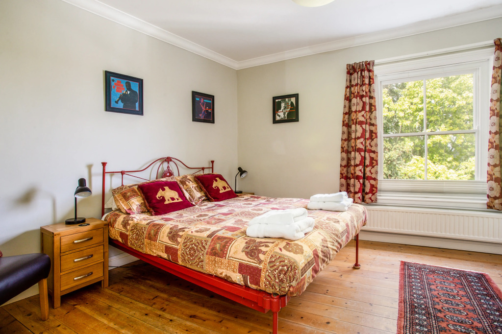 A peaceful elevated residential area within walking distance of the city