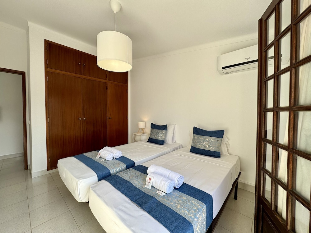 Faro Terrace Villa by Homing