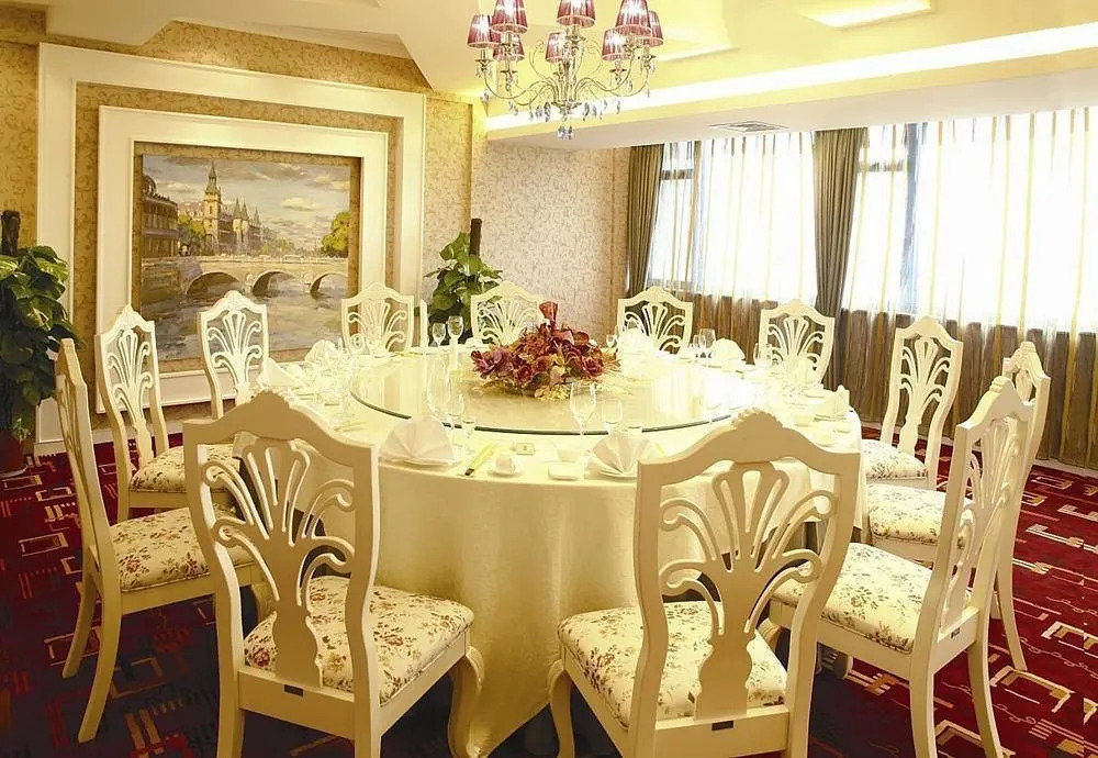Grand River Garden Hotel