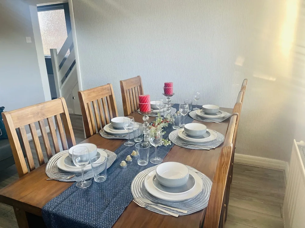 Beautiful 4-bed House in Birmingham Airport NEC