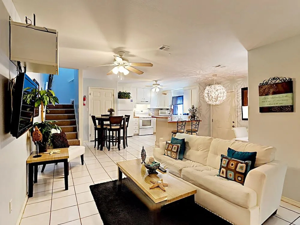 108 E Whiting St Duplex