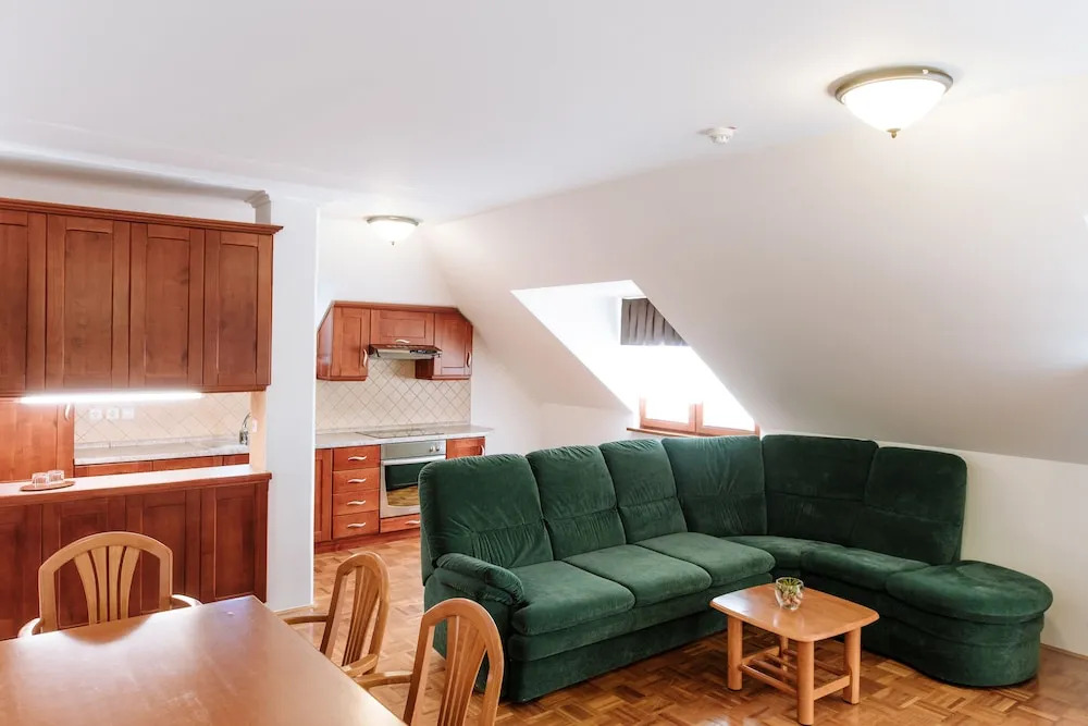 Rooms Reaktiv