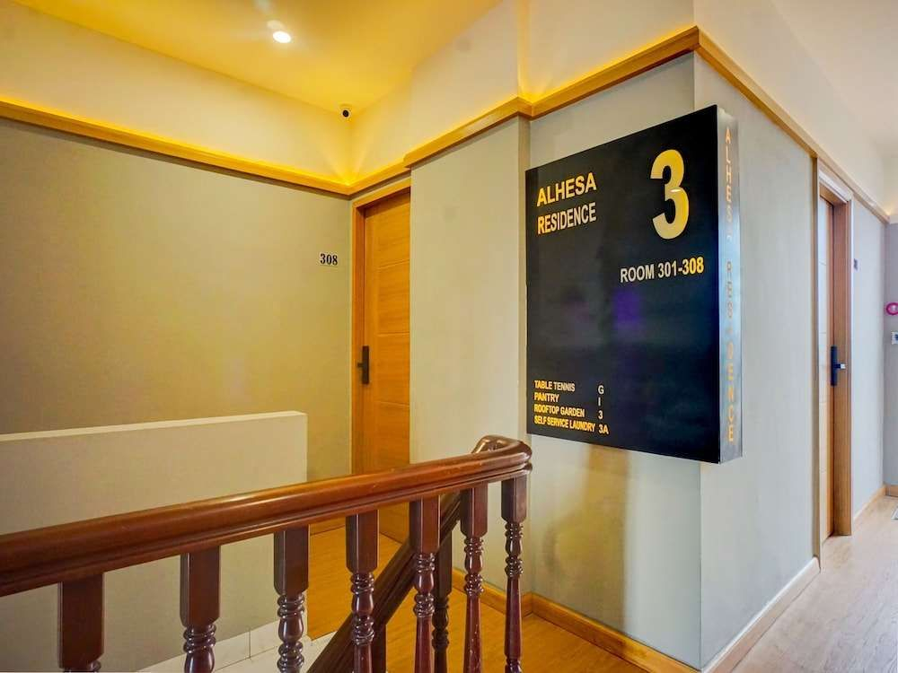 Super OYO Alhesa Residence