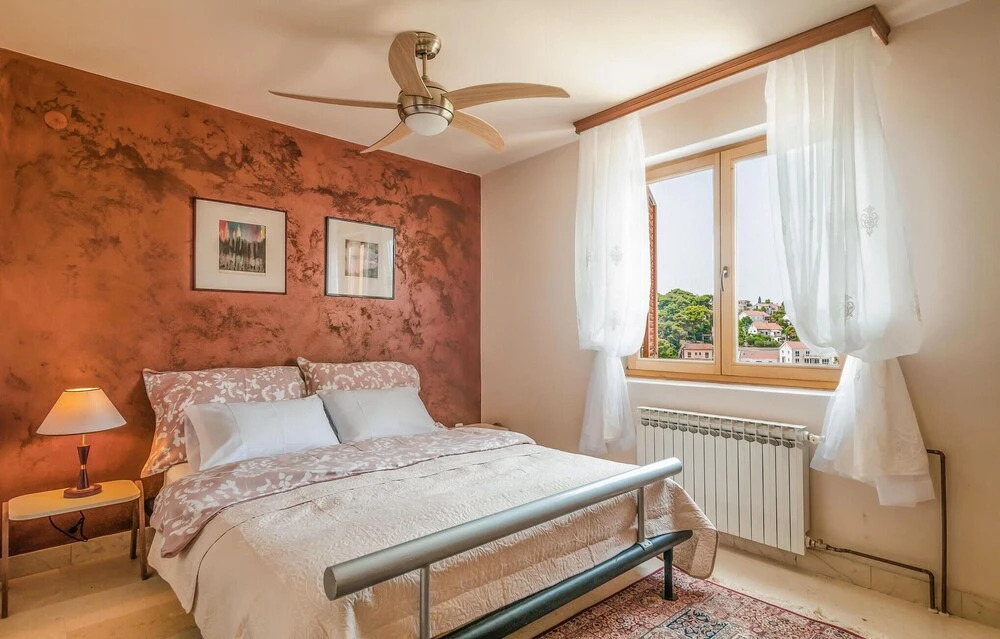 Beautiful Home In Supetar