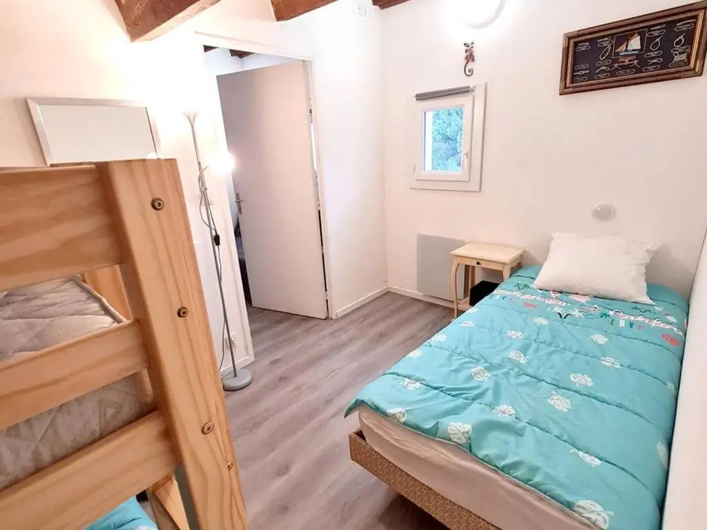 Appartement Six-Fours-les-Plages, 3 pièces, 6 personnes - FR-1-316-298