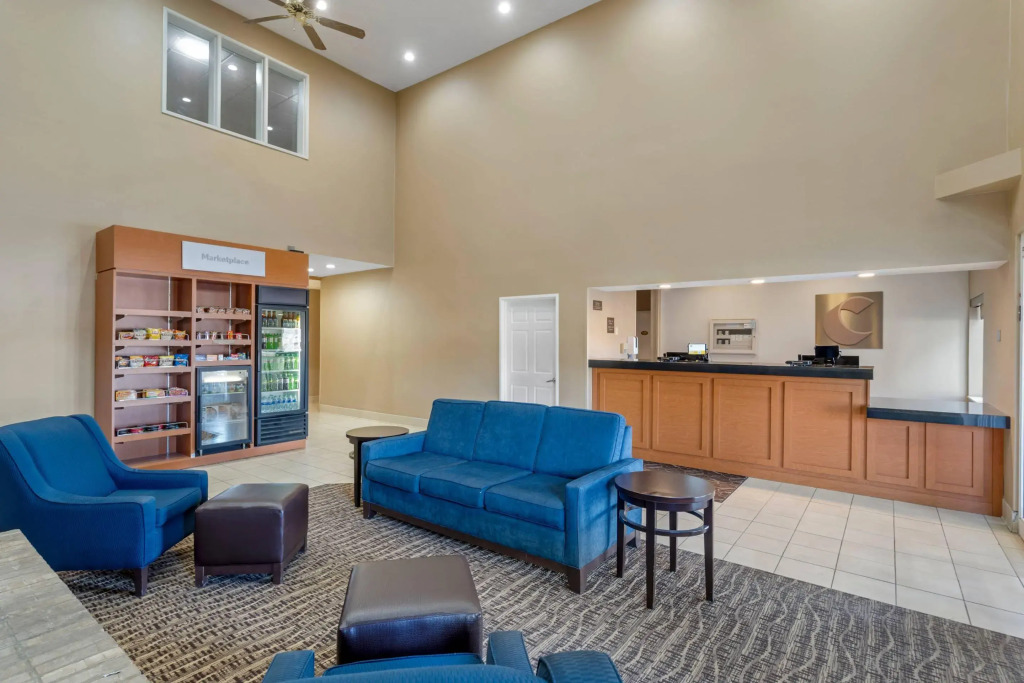 Comfort Suites Normal University area