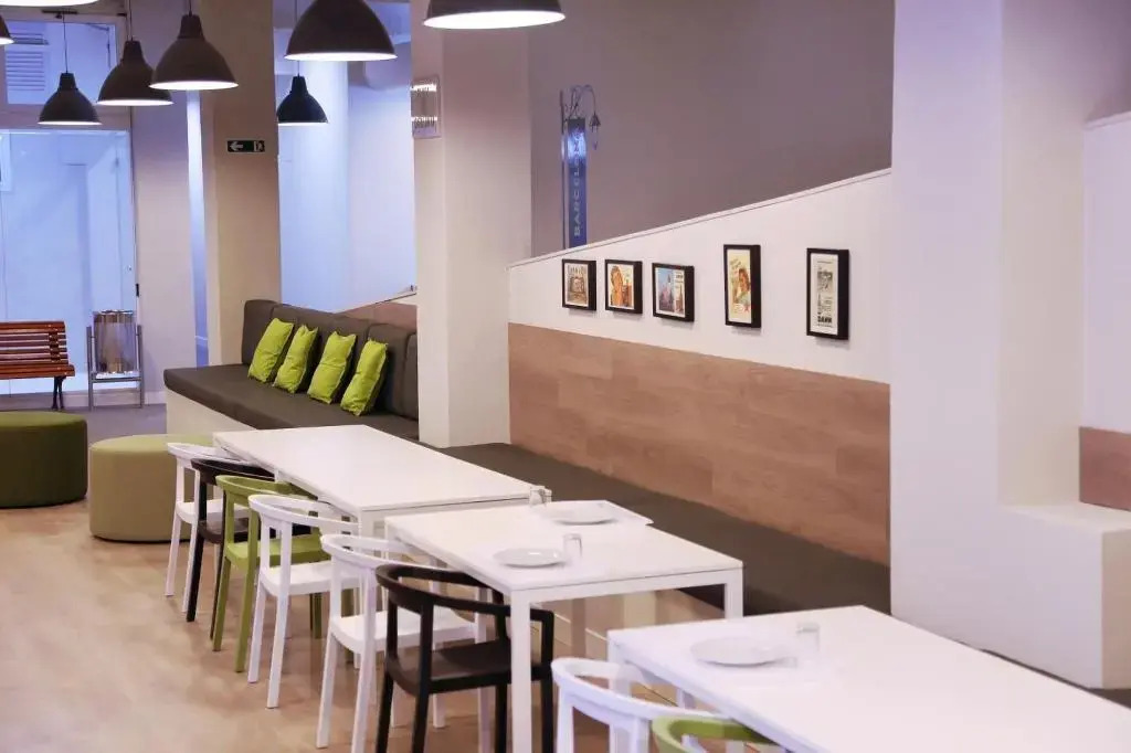 Hola Hostal Eixample