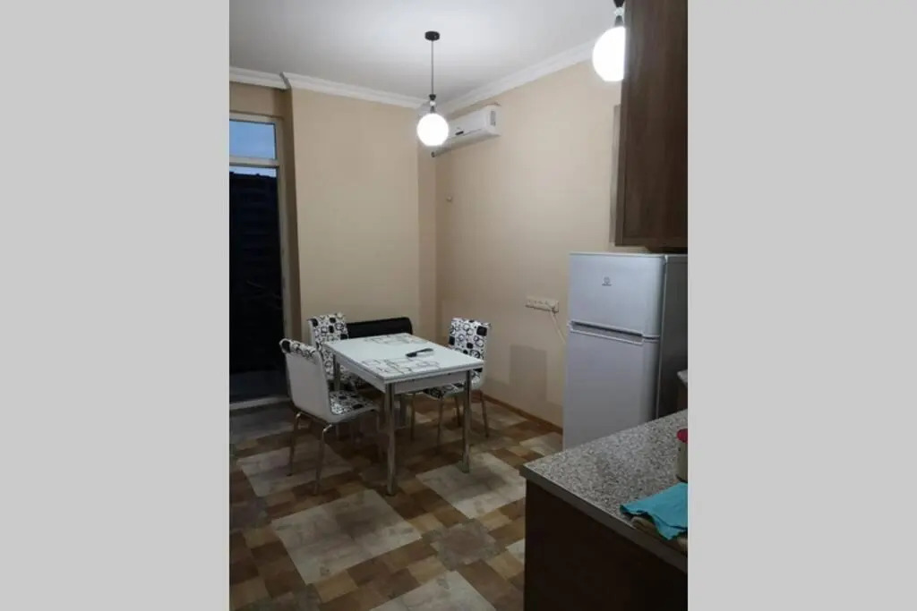 Kvartira dvuhkomnatnaja v Batumi, 10 minut do morja