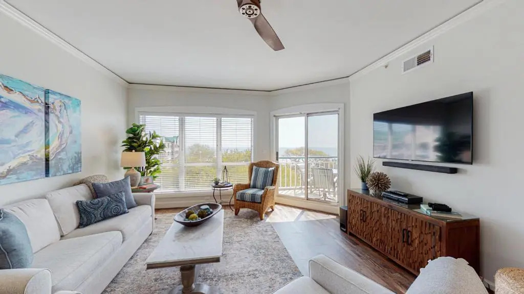 3505 Windsor Court South