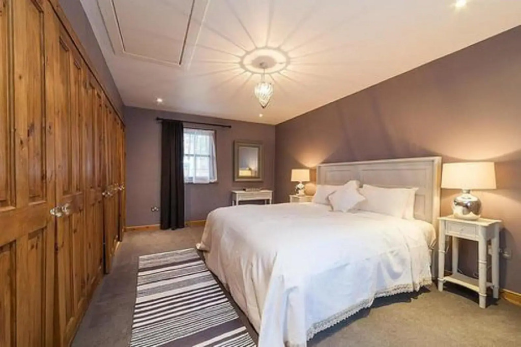 The George Hotel