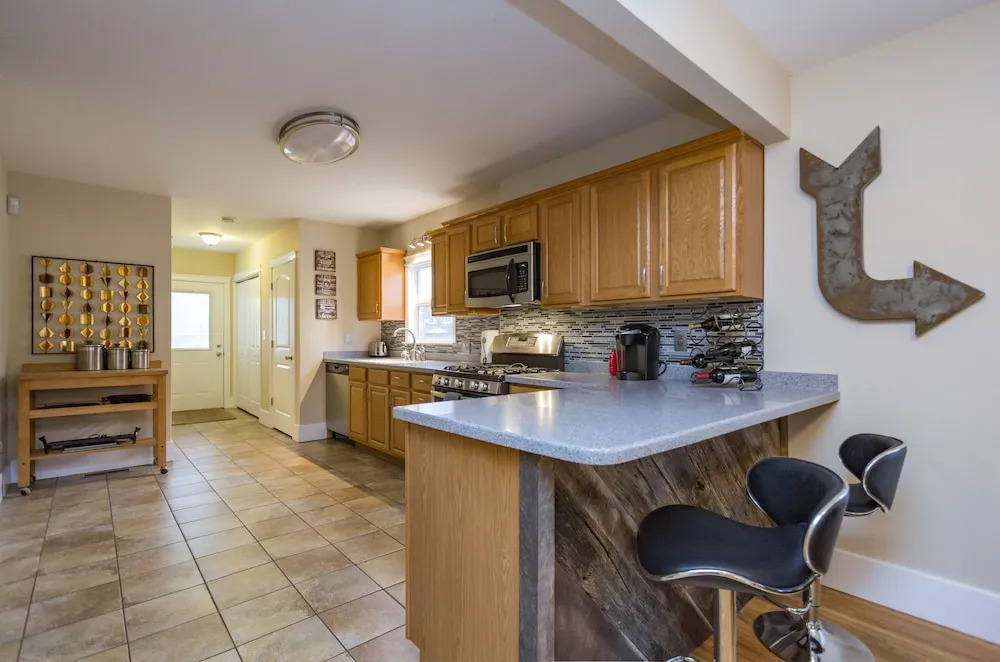 Red Nashville Beauty 3BD/2BT - 12Min from Downtown
