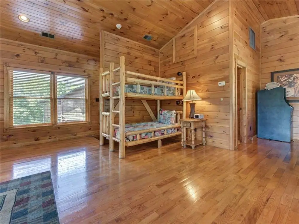Gatlinburg Majesty 4 Bedroom Home with Hot Tub