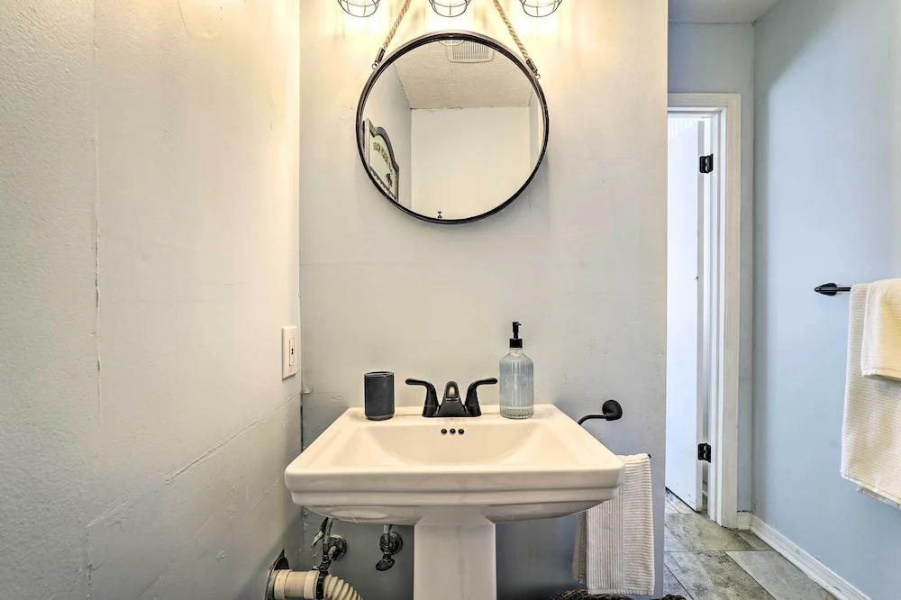 Panama City Beach Studio: Pool Access & Near Beach
