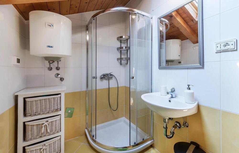 Nice Home in Novigrad With Wifi and 1 Bedrooms
