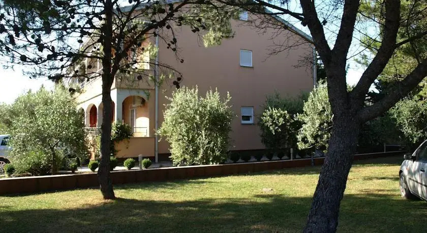 Apartments SIPARIS Zambratija