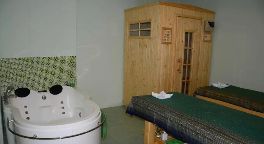 Emerald hotel