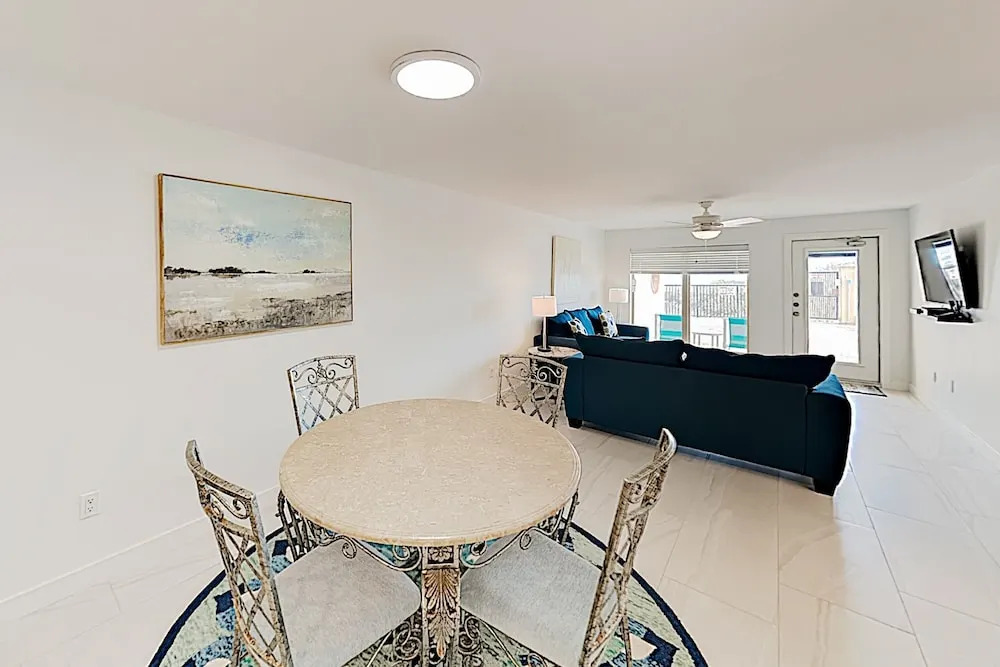 4400 Gulf Blvd Condo Unit 107