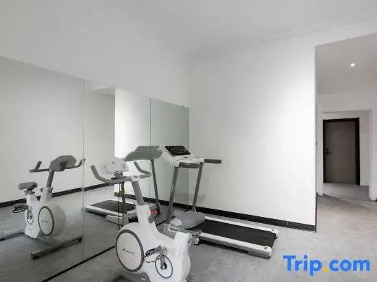 Yueyang H·myway Daydream Homestay (Yueyang Tower District Hunan Institute of Science and Technology)