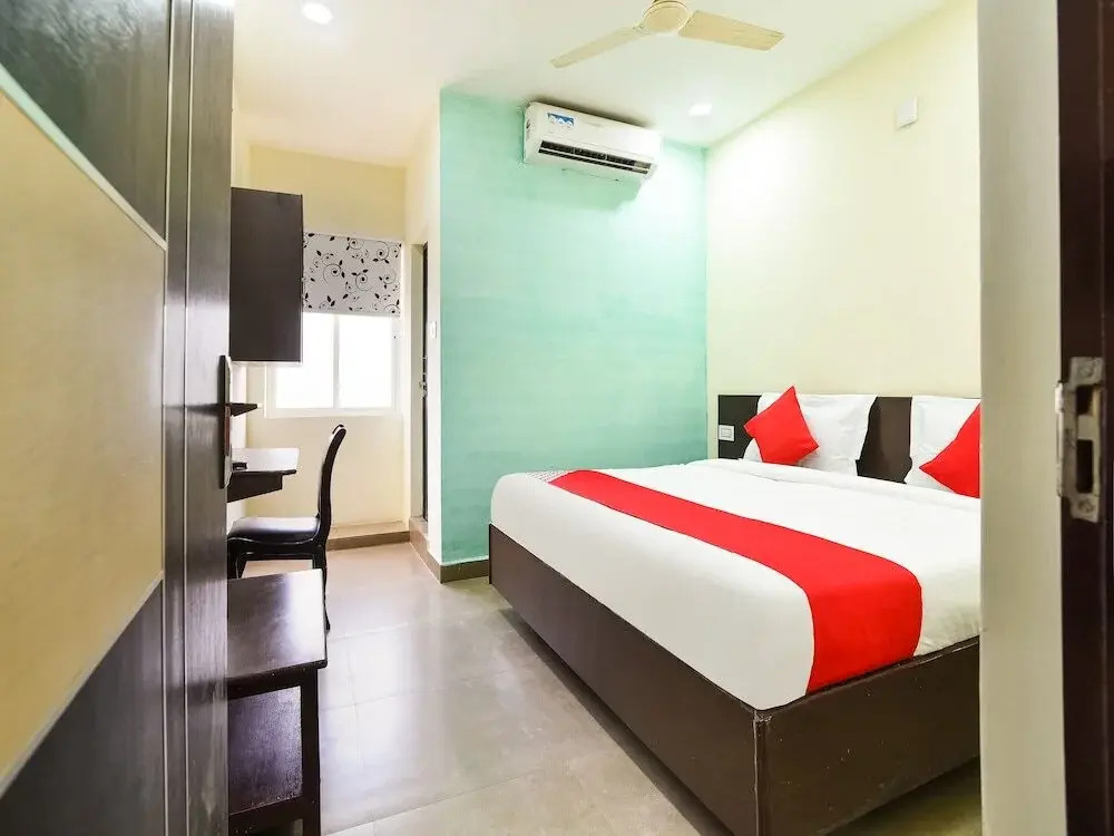 Sai Priya Residency by OYO Rooms