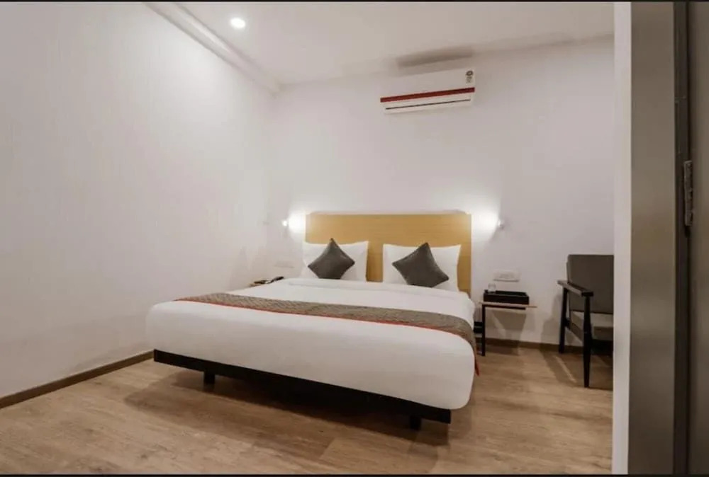 Hotel Satya Townhouse