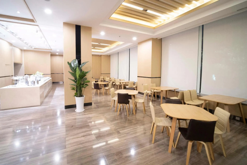 Sunny World Hotel