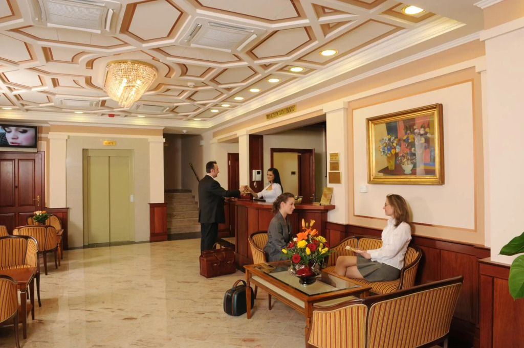 Hotel Ködmön