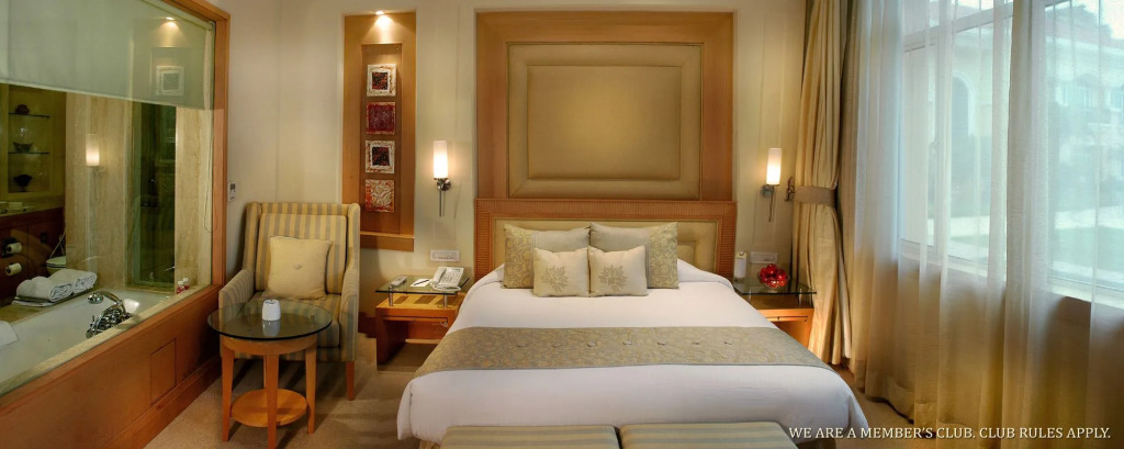 The Palms Town & Country Club - Resort