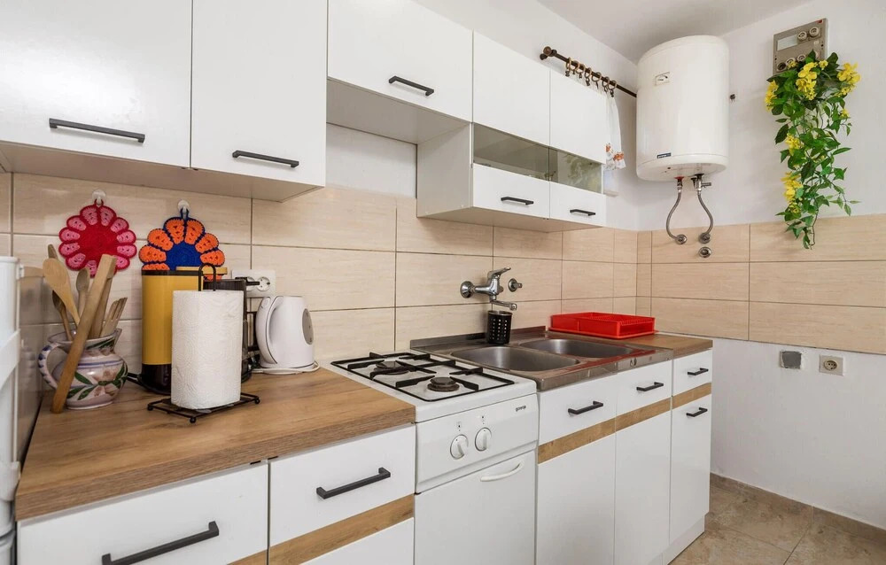 Beautiful Apartment in Mali Losinj With Wifi