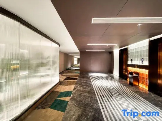 Jiang Shan Yixili Hotel