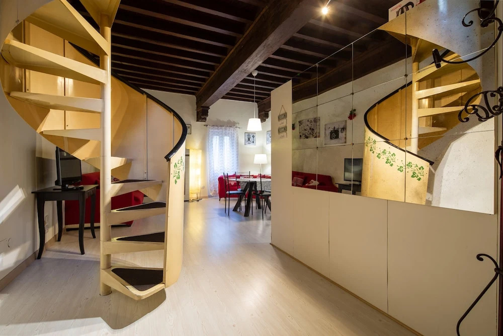 Santa Trinita Suite B