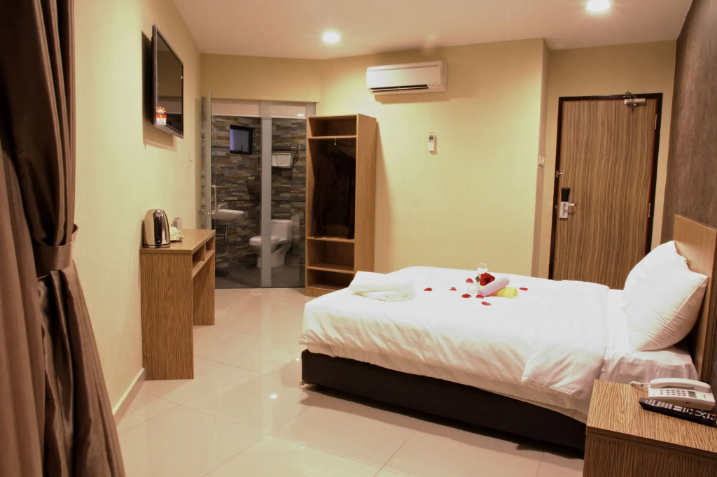 Era Plus Hotel